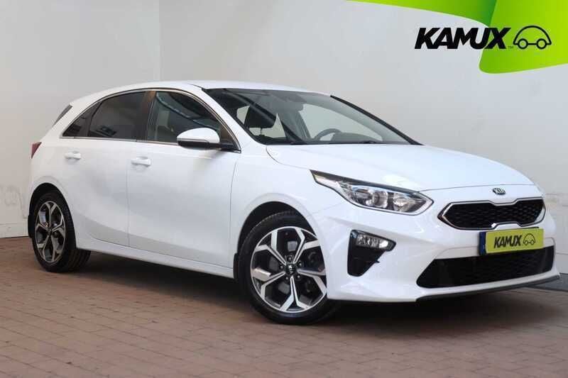 Vit Begagnad 2019 Kia Ceed Plus Halvkombi | 164 900 kr (Superpris) - Bild 1/3