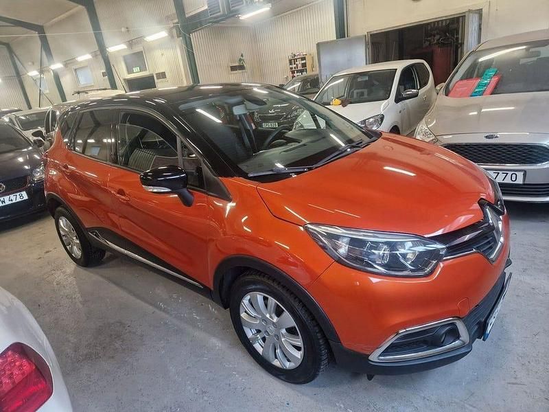 Begagnad Renault Captur 119 HK (87 kW) 2016 Flerfärgad (flerfärgad (orang)) SUV