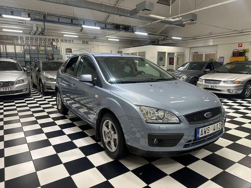 Begagnad Ford Focus 125 HK (91 kW) 2007 Blå Halvkombi
