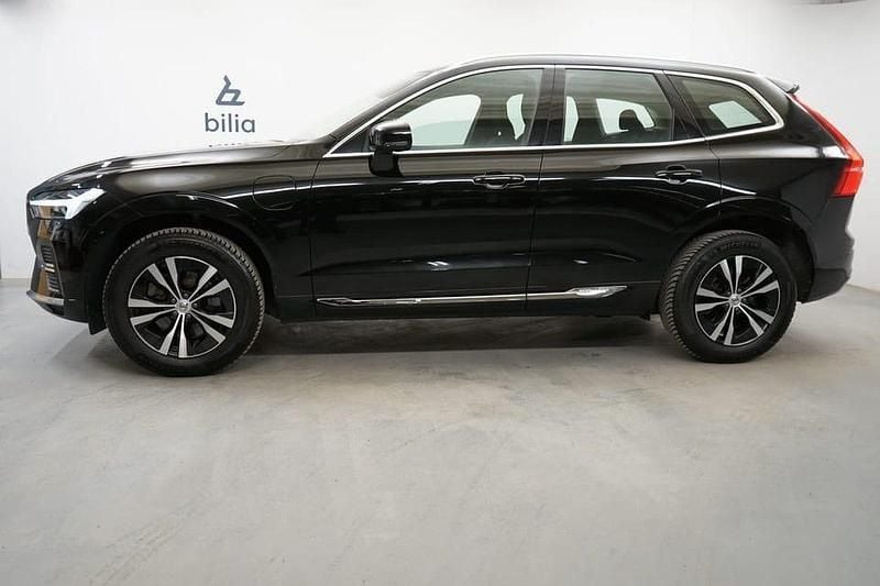 Begagnad Volvo XC60 Core 355 HK (261 kW) 2022 Svart SUV