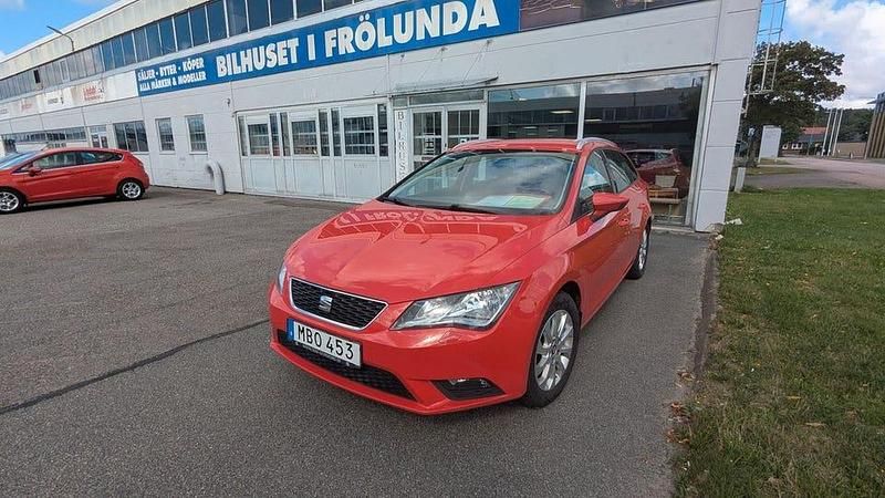 Röd Begagnad 2016 Seat Leon ST Style Kombi | 99 000 kr (Marknadspris) - Bild 1/4