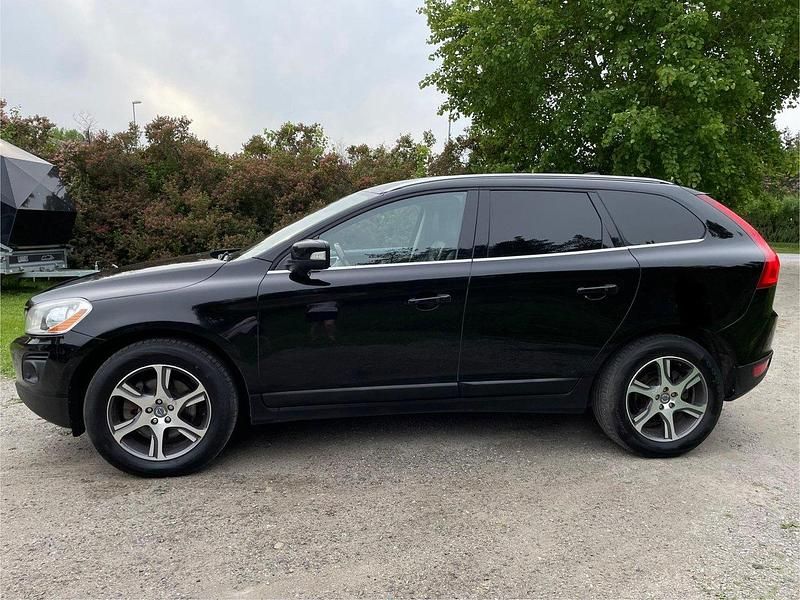 Svart Begagnad 2010 Volvo XC60 Summum SUV | 104 900 kr (Superpris) - Bild 1/4