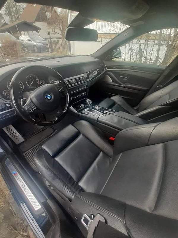 Begagnad BMW M550 381 HK (280 kW) 2012 Blåsvart Sedan