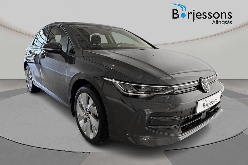 Grå Ny 2026 VW Golf VIII | 446 900 kr - Bild 1/4