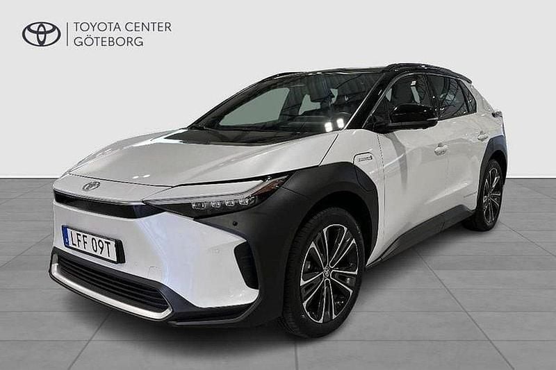 Vit Begagnad 2022 Toyota bZ4X Executive SUV | 384 900 kr (Bra pris) - Bild 1/4