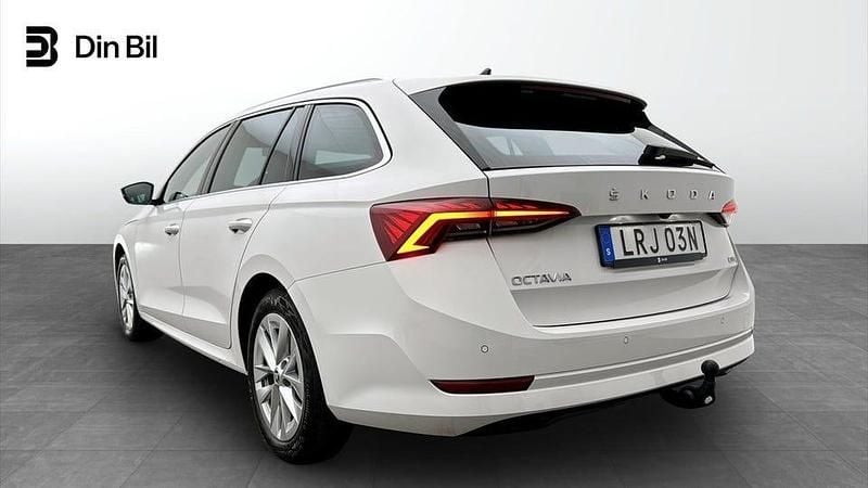 Begagnad Skoda Octavia Style 150 HK (110 kW) 2024 Vit Kombi