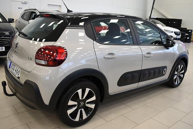 Begagnad Citroën C3 Shine 110 HK (80 kW) 2018 Brun Halvkombi