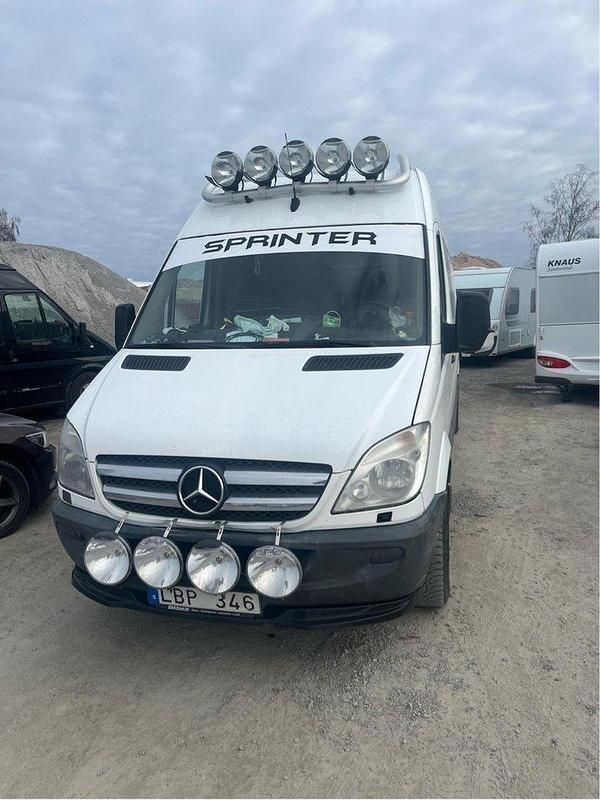 Vit Begagnad 2011 Mercedes Sprinter Van | 169 000 kr - Bild 1/4