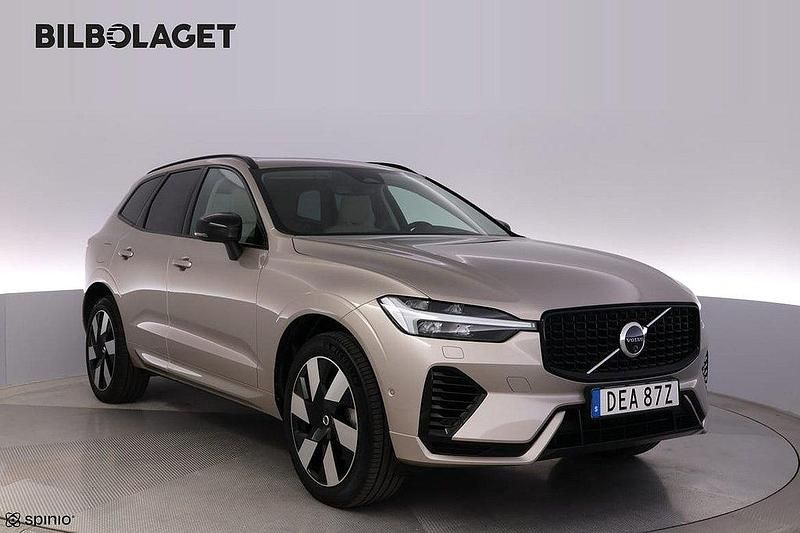 Ljusgrå Begagnad 2023 Volvo XC60 Ultimate SUV | 589 800 kr (Dyr) - Bild 1/4