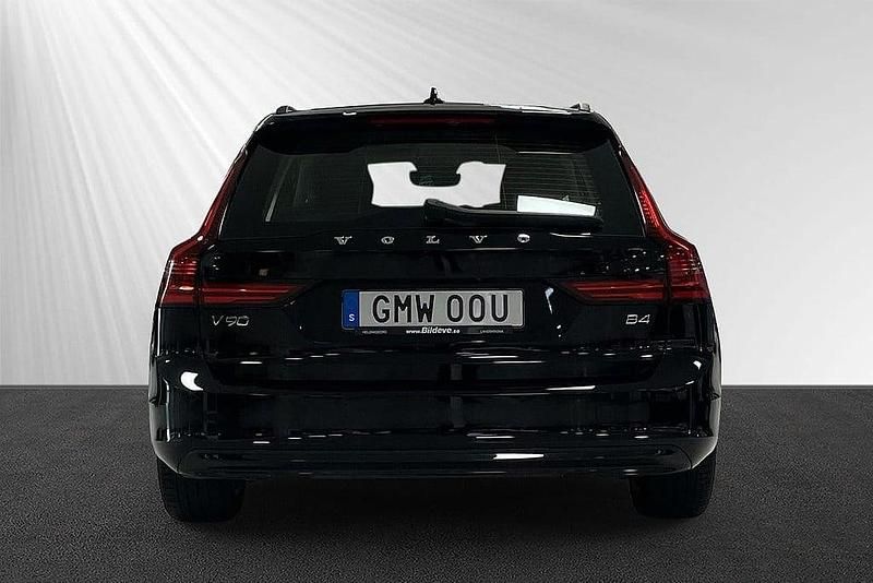 Begagnad Volvo V90 Core 197 HK (144 kW) 2023 Svart Kombi