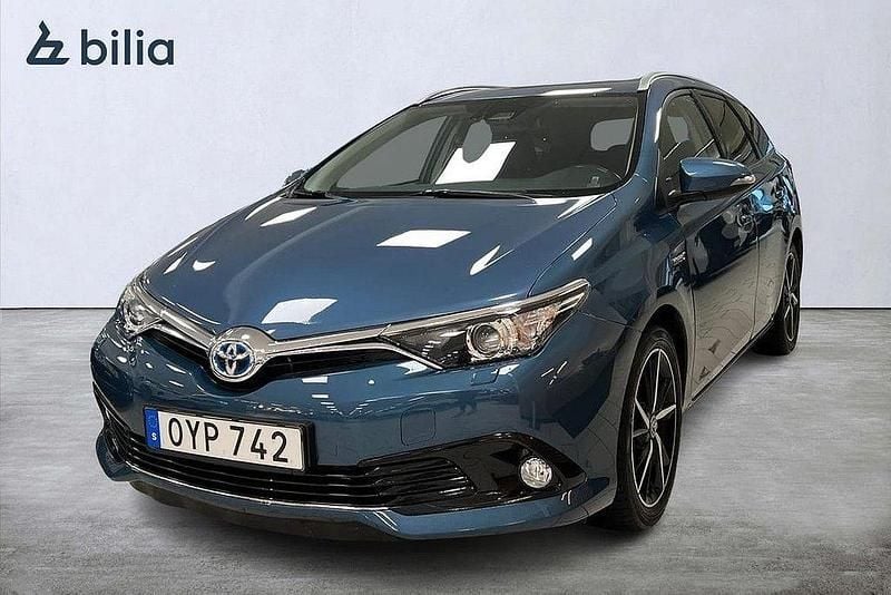 Blå Begagnad 2017 Toyota Auris Touring Sports Edition Kombi | 179 900 kr (Marknadspris) - Bild 1/4