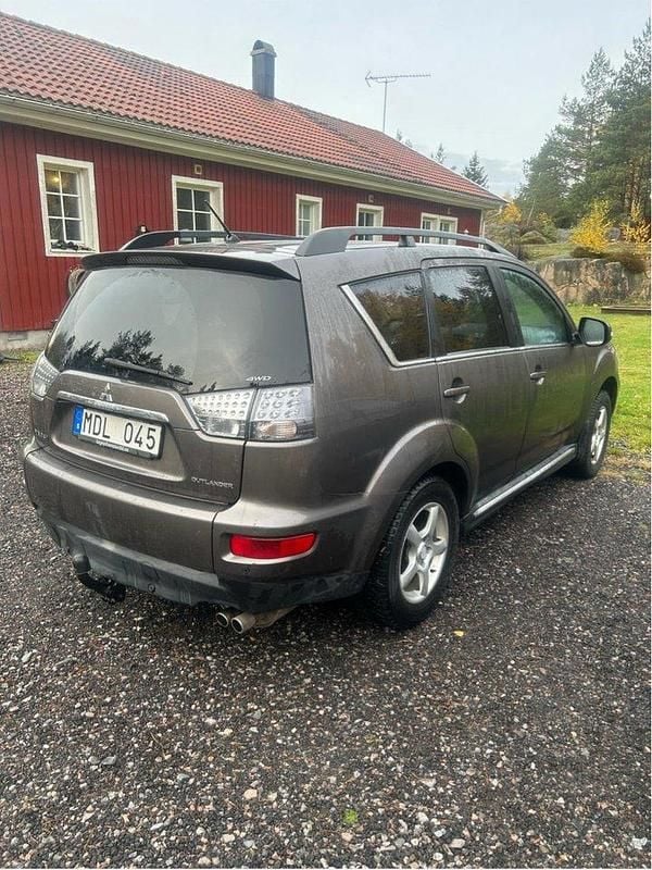 Brun Begagnad 2012 Mitsubishi Outlander SUV | 56 000 kr (Lite dyr) - Bild 1/4