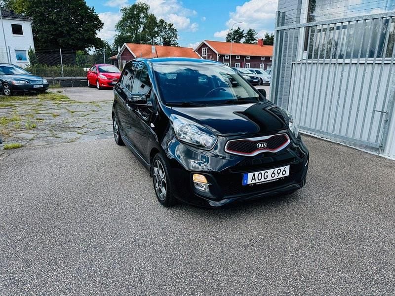 Svart Begagnad 2014 Kia Picanto Halvkombi | 69 900 kr (Marknadspris) - Bild 1/4