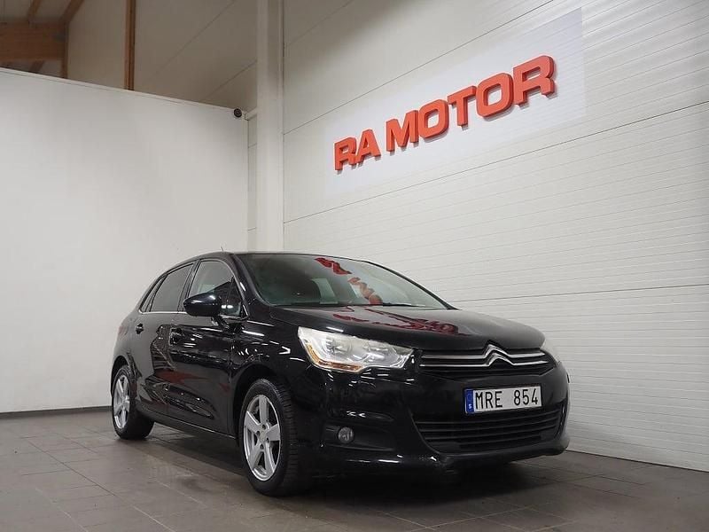 Svart Begagnad 2011 Citroën C4 Halvkombi | 49 900 kr (Bra pris) - Bild 1/3