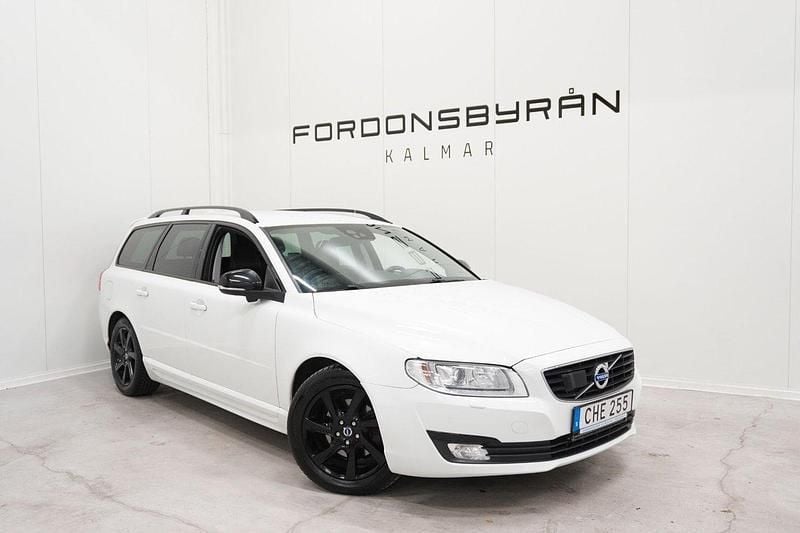 Vit Begagnad 2015 Volvo V70 Dynamic Kombi | 149 800 kr (Lite dyr) - Bild 1/4