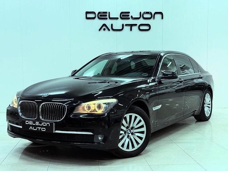 Saphire black metallic Begagnad 2012 BMW 730 Sedan | 189 900 kr (Marknadspris) - Bild 1/4