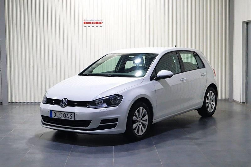Vit Begagnad 2014 VW Golf VII Halvkombi | 139 900 kr (Dyr) - Bild 1/4
