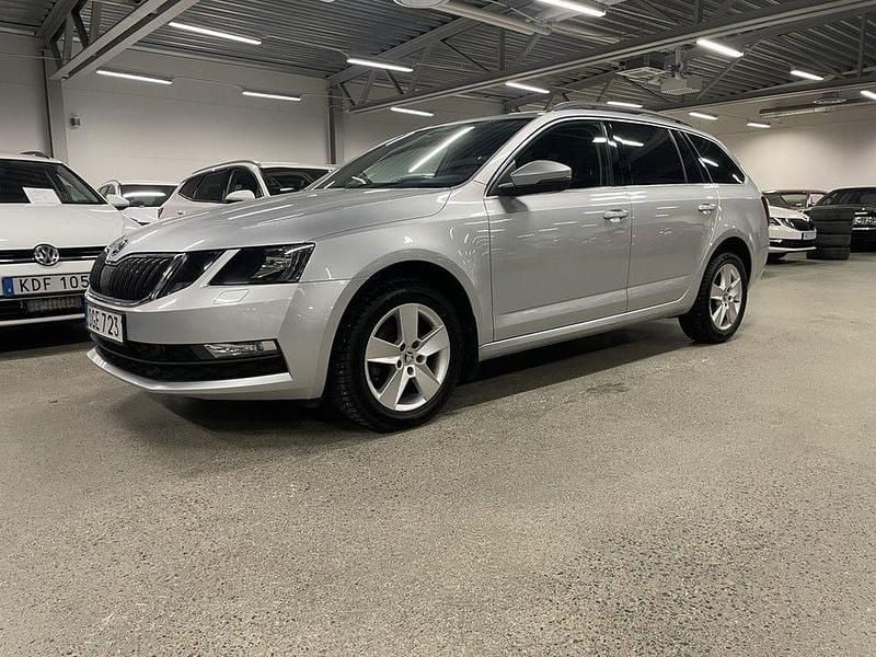 Begagnad Skoda Octavia Ambition 116 HK (85 kW) 2018 Silver Kombi