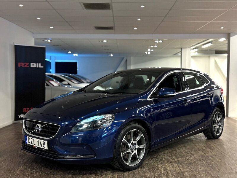 Blå Begagnad 2014 Volvo V40 Momentum Kombi | 129 900 kr (Lite dyr) - Bild 1/3