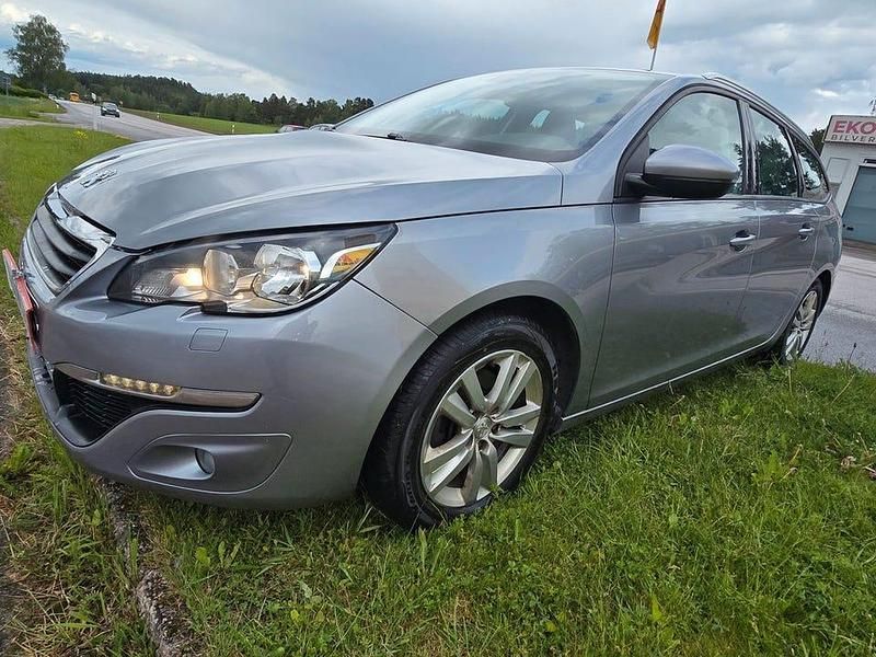Begagnad Peugeot 308 SW Active 120 HK (88 kW) 2016 Grå Kombi