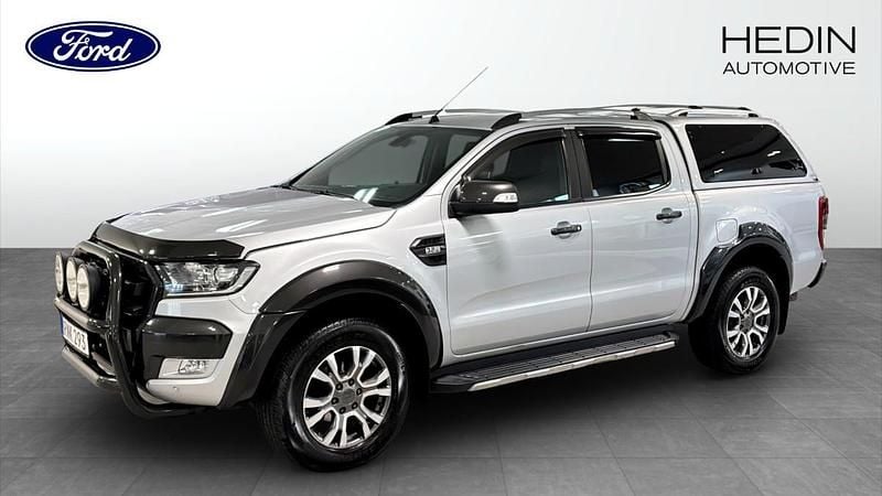 Grå (silver) Begagnad 2017 Ford Ranger Wildtrack Pickup | 254 900 kr (Bra pris) - Bild 1/4