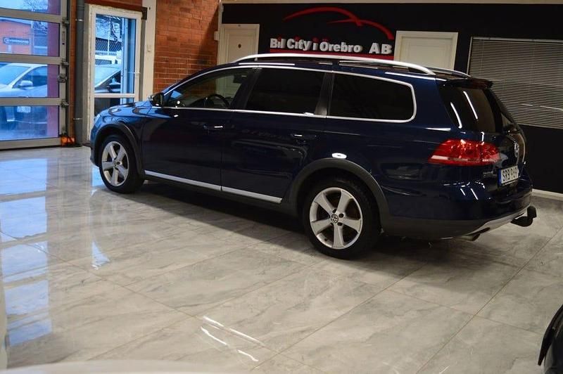 Begagnad VW Passat Alltrack 177 HK (130 kW) 2014 Mörkblå Kombi
