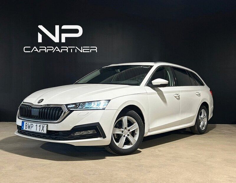 Vit Begagnad 2021 Skoda Octavia Kombi | 189 900 kr (Dyr) - Bild 1/4