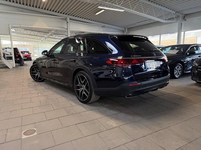 Begagnad Mercedes E300 Advanced Plus 313 HK (230 kW) 2024 Nautical blue pearl
