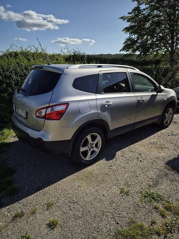 Silver Begagnad 2011 Nissan Qashqai +2 SUV | 40 000 kr (Superpris) - Bild 1/4