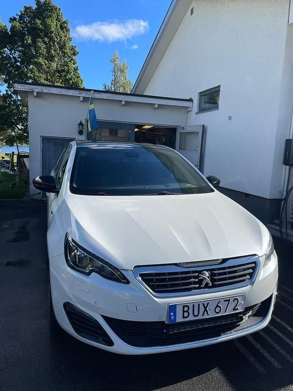 Begagnad Peugeot 308 GTi 181 HK (133 kW) 2015