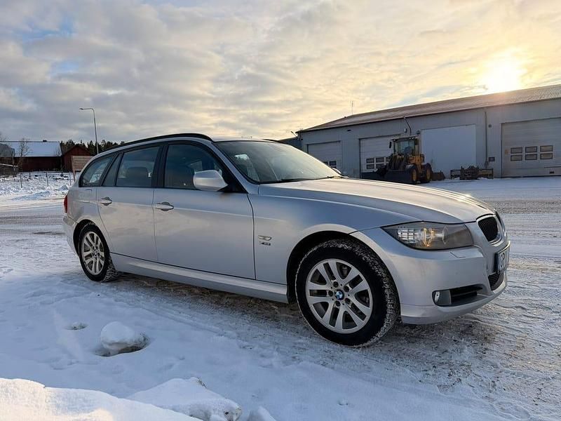 Begagnad BMW 320 184 HK (135 kW) 2011 Kombi