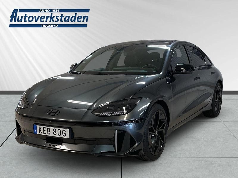 Grå Begagnad 2023 Hyundai Ioniq 6 Sedan | 439 000 kr - Bild 1/4