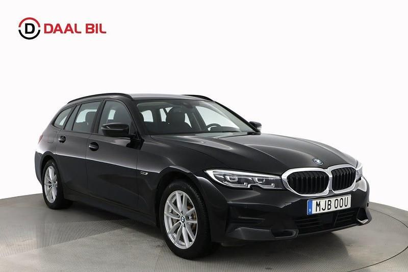 Begagnad BMW 330 Sport Line 292 HK (214 kW) 2022 Svart Kombi