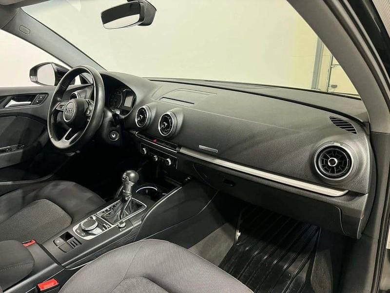 Begagnad Audi A3 116 HK (85 kW) 2019 Svart Sedan