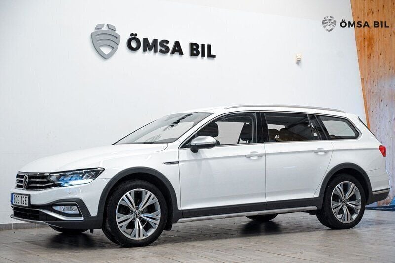 Vit Begagnad 2021 VW Passat Alltrack Kombi | 269 800 kr (Bra pris) - Bild 1/4