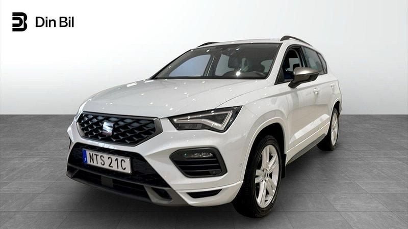 Vit Begagnad 2022 Seat Ateca FR SUV | 294 900 kr (Marknadspris) - Bild 1/4