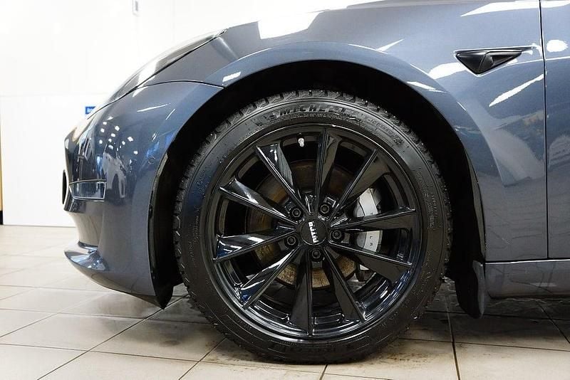 Begagnad Tesla Model 3 Long Range AWD 324 kW (441 HK) 2021 Grå Sedan