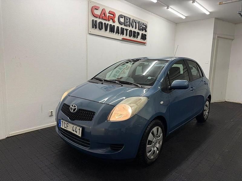 Blå Begagnad 2006 Toyota Yaris Halvkombi | 39 900 kr (Marknadspris) - Bild 1/4