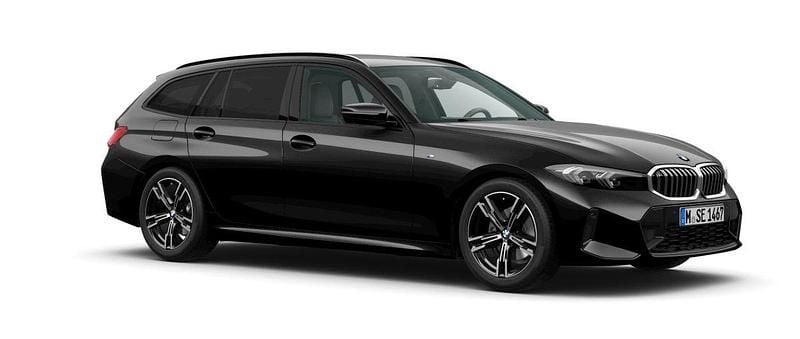 Svart (black sapphire metallic) Ny 2025 BMW 320 Comfort Edition Kombi | 578 000 kr - Bild 1/3