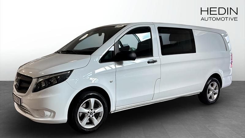 Vit (white) Begagnad 2020 Mercedes Vito Minibuss | 389 000 kr - Bild 1/4