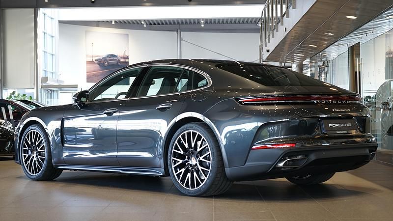 Ny Porsche Panamera 4 2026 Grå Sedan