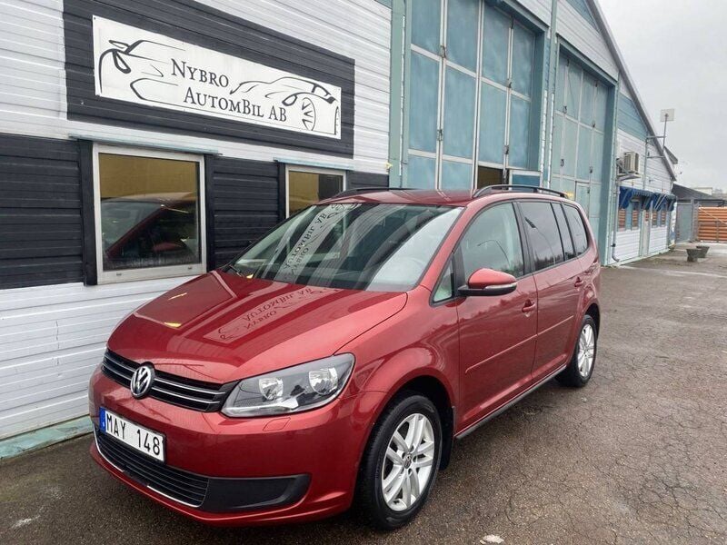 Röd Begagnad 2012 VW Touran Minibuss | 84 900 kr - Bild 1/4