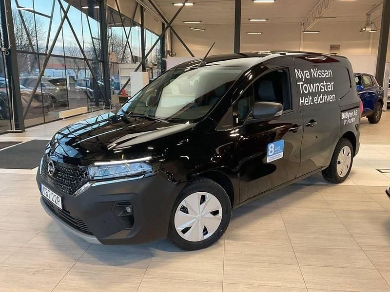 Svartmetallic Begagnad 2023 Nissan Townstar N-Connecta Van | 299 900 kr (Marknadspris) - Bild 1/4
