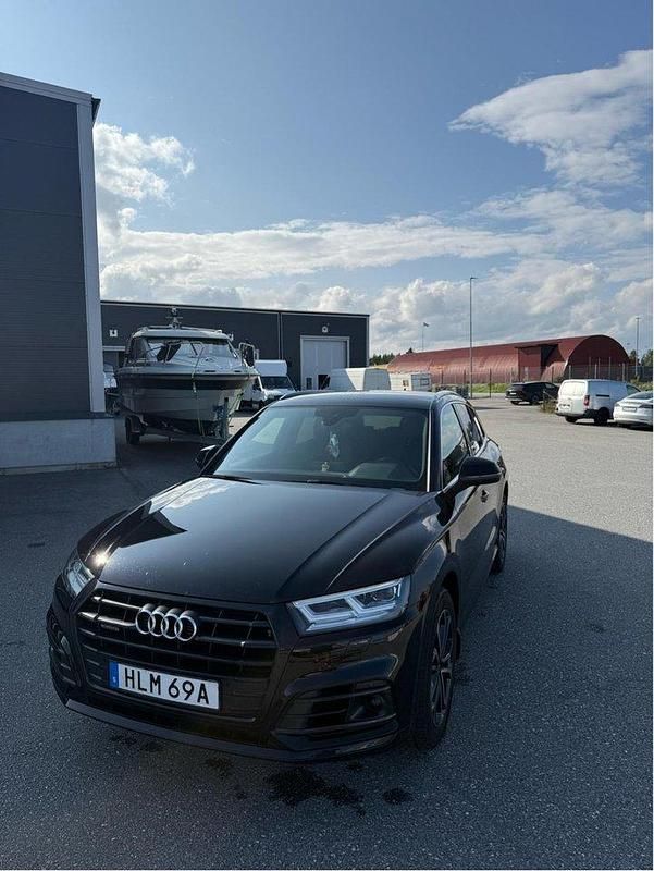 Begagnad 2019 Audi Q5 Comfort SUV | 379 000 kr - Bild 1/4