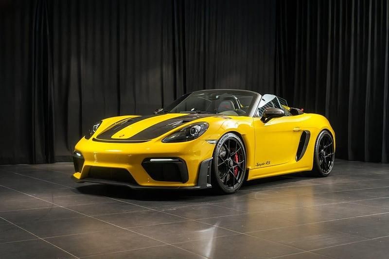 Begagnad Porsche 718 Spyder 500 HK (367 kW) 2023 Gul Cab