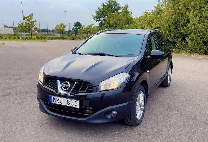 Svart Begagnad 2011 Nissan Qashqai +2 SUV | 70 000 kr (Marknadspris) - Bild 1/4