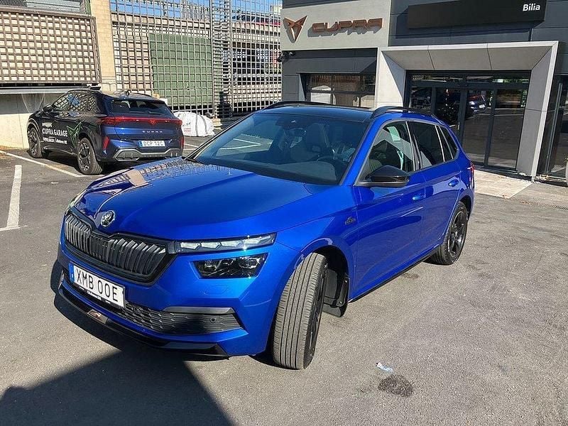 Blå Begagnad 2022 Skoda Kamiq Monte Carlo SUV | 236 900 kr (Bra pris) - Bild 1/4