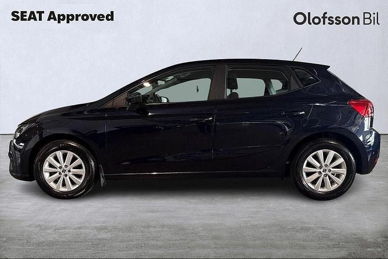 Mörkblå Begagnad 2021 Seat Ibiza Style Halvkombi | 139 900 kr (Marknadspris) - Bild 1/3
