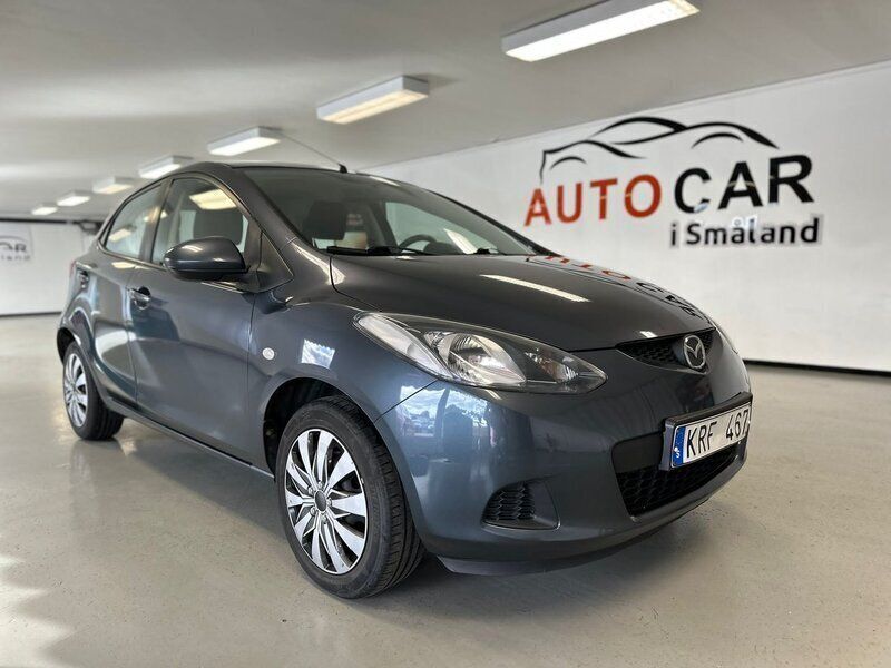 Grå Begagnad 2010 Mazda 2 Halvkombi | 34 900 kr (Marknadspris) - Bild 1/4