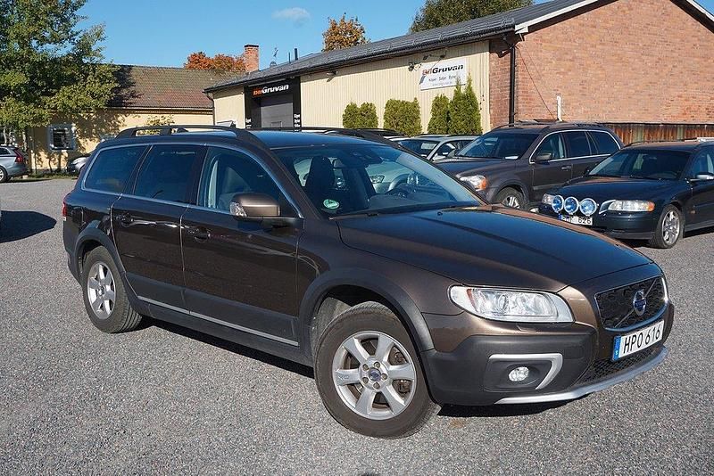 Brun Begagnad 2014 Volvo XC70 Momentum SUV | 199 900 kr (Lite dyr) - Bild 1/4
